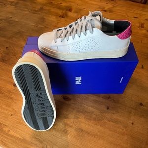 P448 Women's Jack Low Top Sneakers Size 39 White w/ Fuschia Heel Tab